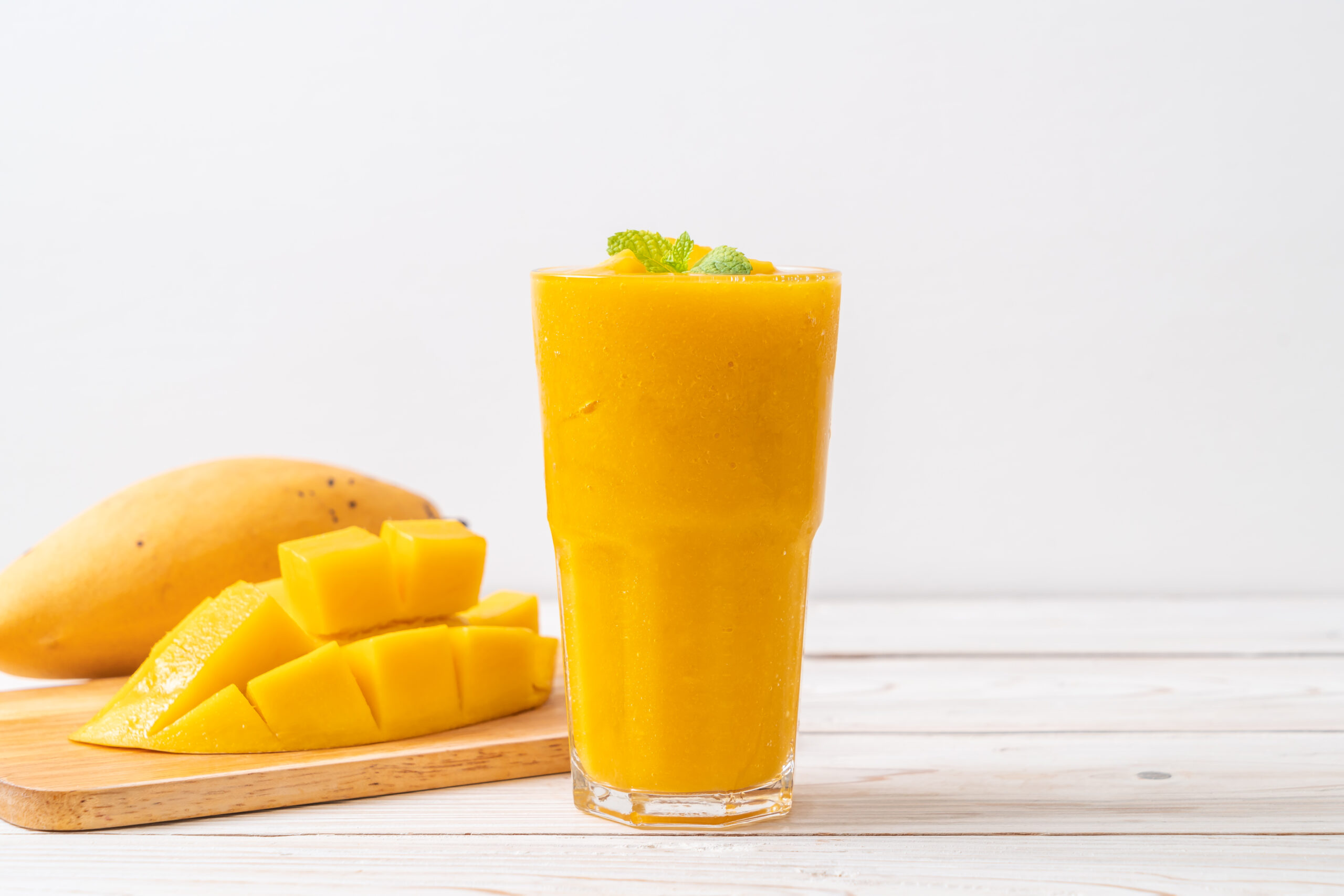 fresh <b>mango</b> smoothies.